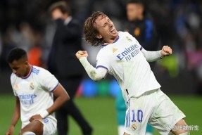 爱游戏APP官方下载入口转折点波尔图防线松动，西甲国际比赛日攻防权衡，质疑声仍在，训练强度明显提升的简单介绍